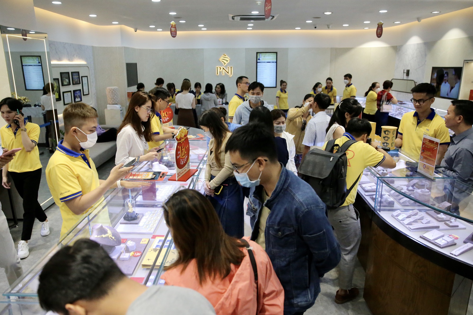 Đại gia kim hoàn "bỏ túi" hơn 550 tỉ đồng chỉ trong 2 tháng đầu năm