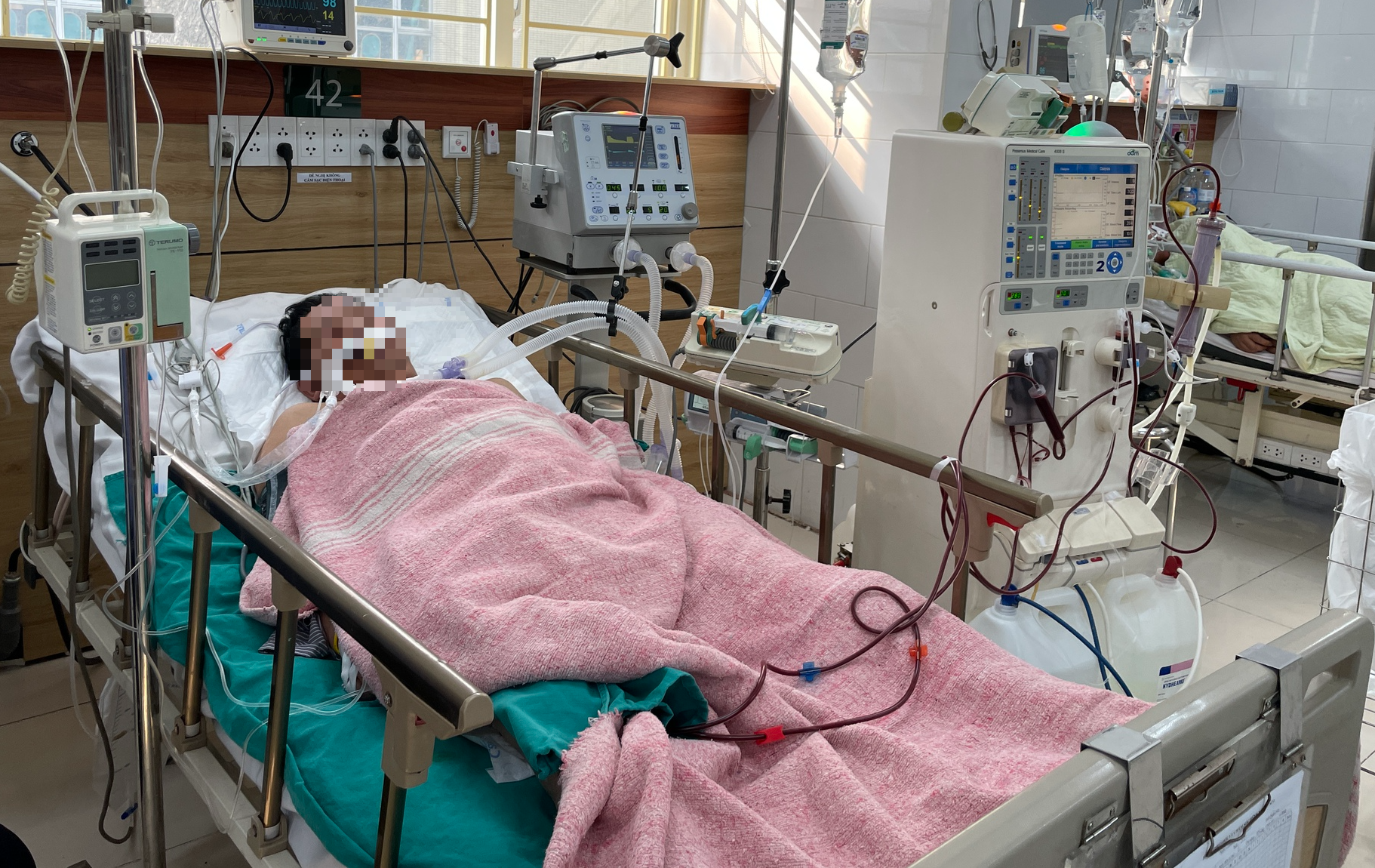 3 người cùng công ty nhập viện cấp cứu sau chầu rượu liên hoan khai xuân