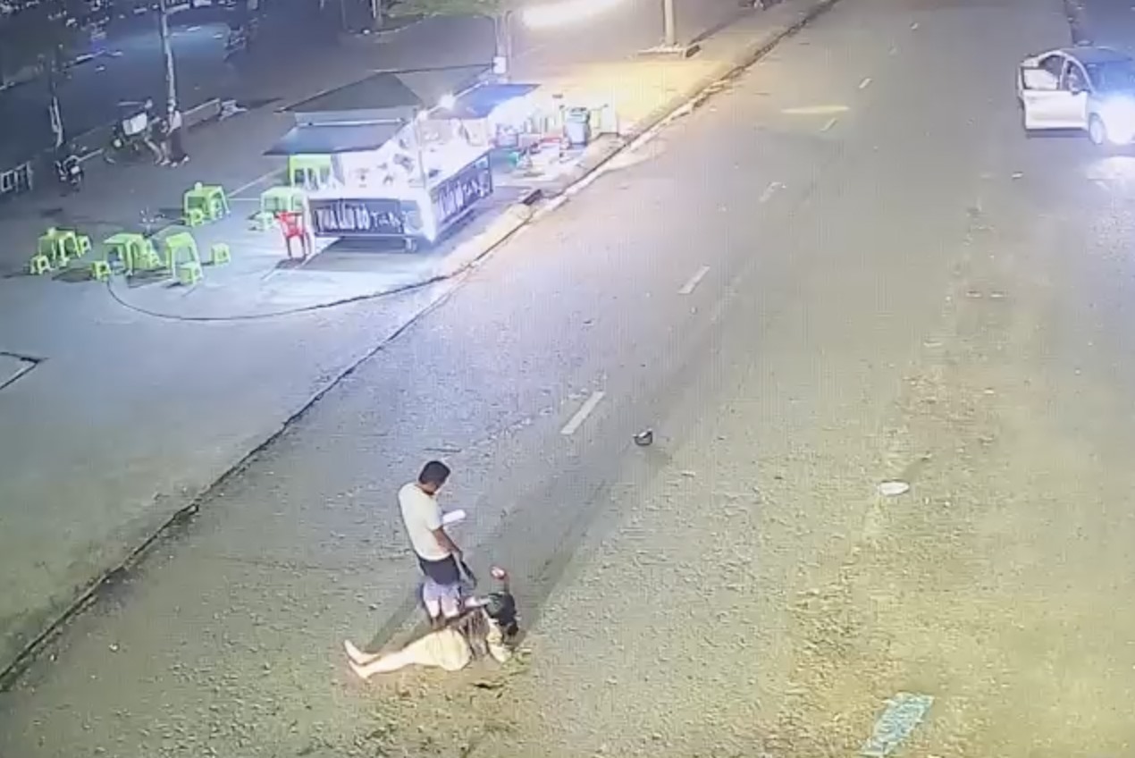 Nói tục trong lúc nhậu, bị bạn vác dao chém trọng thương