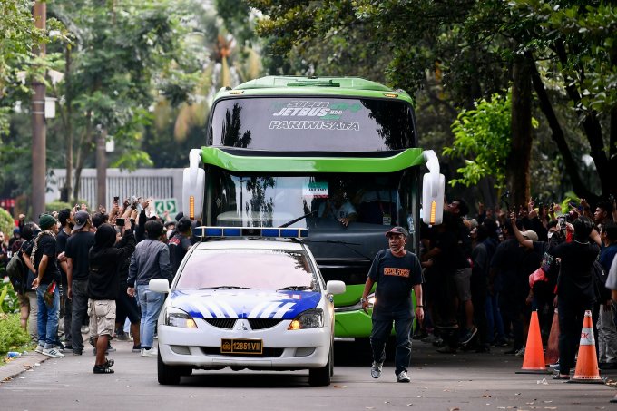 Đổi giờ đấu trận b&aacute;n kết giữa tuyển Việt Nam v&agrave; Indonesia - Ảnh 2.