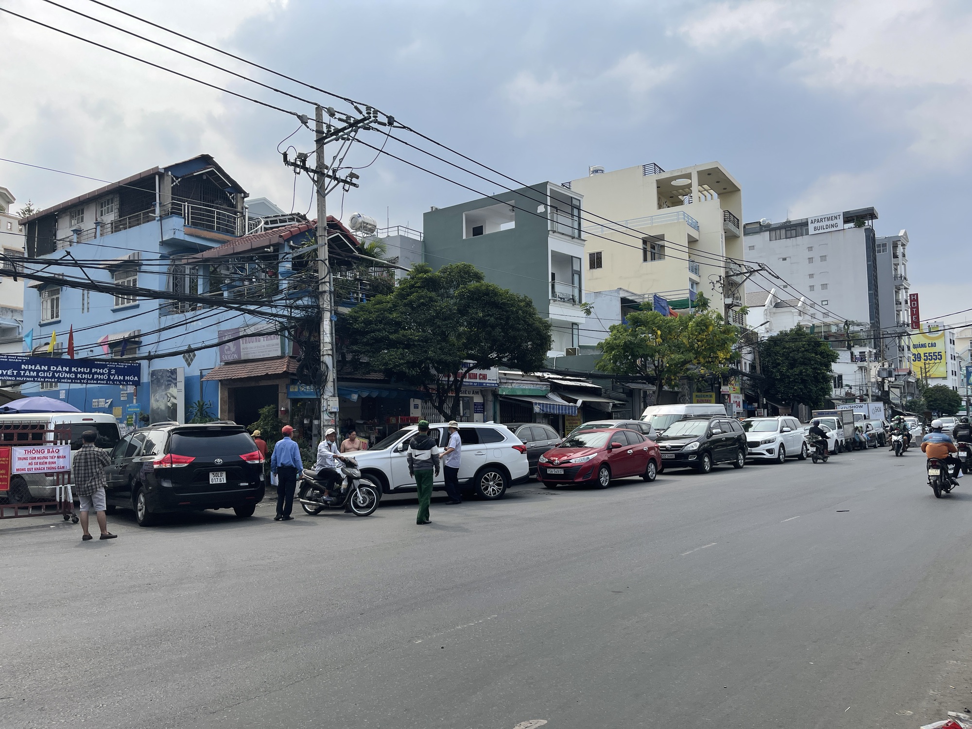 Giám đốc trung tâm đăng kiểm "không biết chữ" là ai?