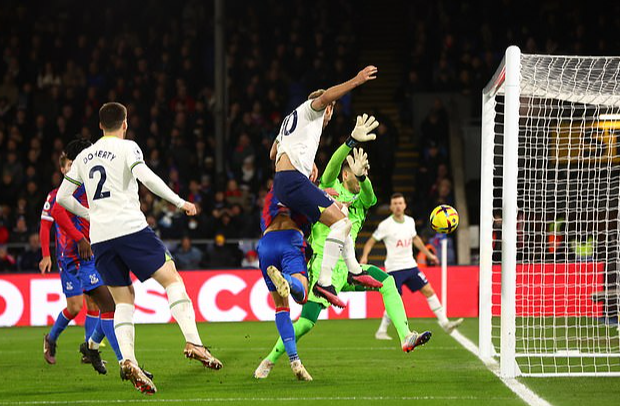 B&ugrave;ng nổ trận derby London, Tottenham trở lại cuộc đua Top 4 - Ảnh 3.
