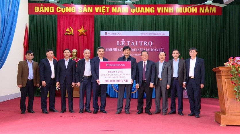 Agribank dành hơn 90 tỉ đồng hỗ trợ người nghèo - Ảnh 2.