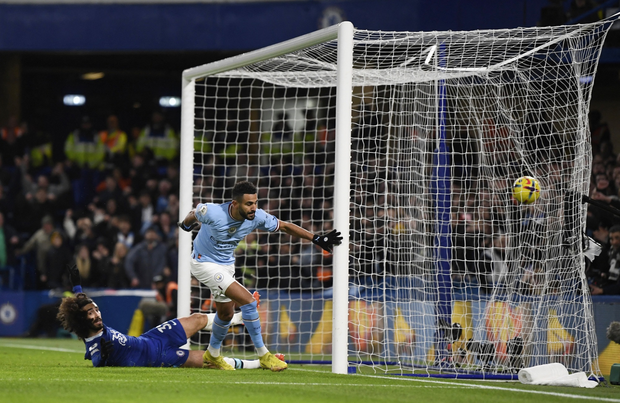 Chelsea thất trận sân nhà, Man City ung dung chạy đua ngôi đầu Ngoại hạng Anh - Ảnh 5.