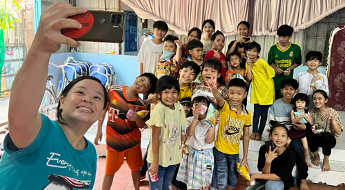 Xóm Việt kiều bên "cầu Sài Gòn"