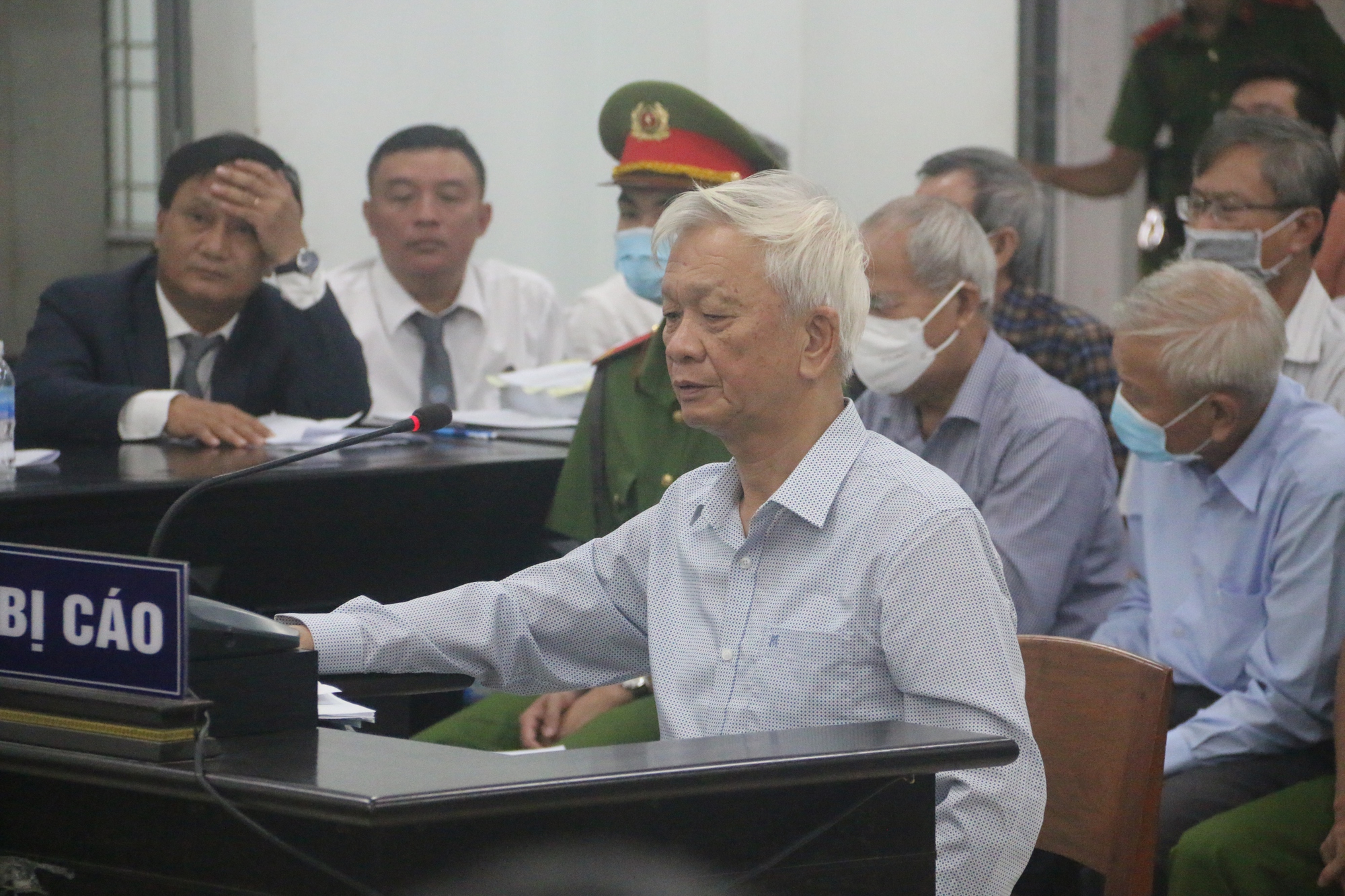 Cựu Chủ tịch tỉnh Kh&aacute;nh H&ograve;a Nguyễn Chiến Thắng bị phạt 6 năm 6 th&aacute;ng t&ugrave; - Ảnh 2.