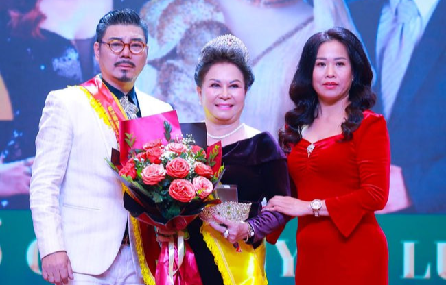 Công ty tổ chức vinh danh "nhà thơ thế giới" Tống Thu Ngân bị phạt 75 triệu đồng