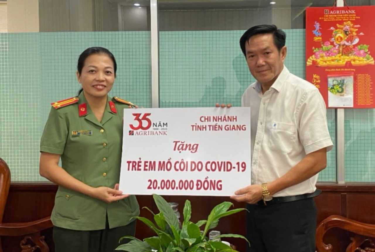 Công đoàn Agribank Tiền Giang hỗ trợ 20 triệu đồng cho chương trình “Mẹ đỡ đầu”