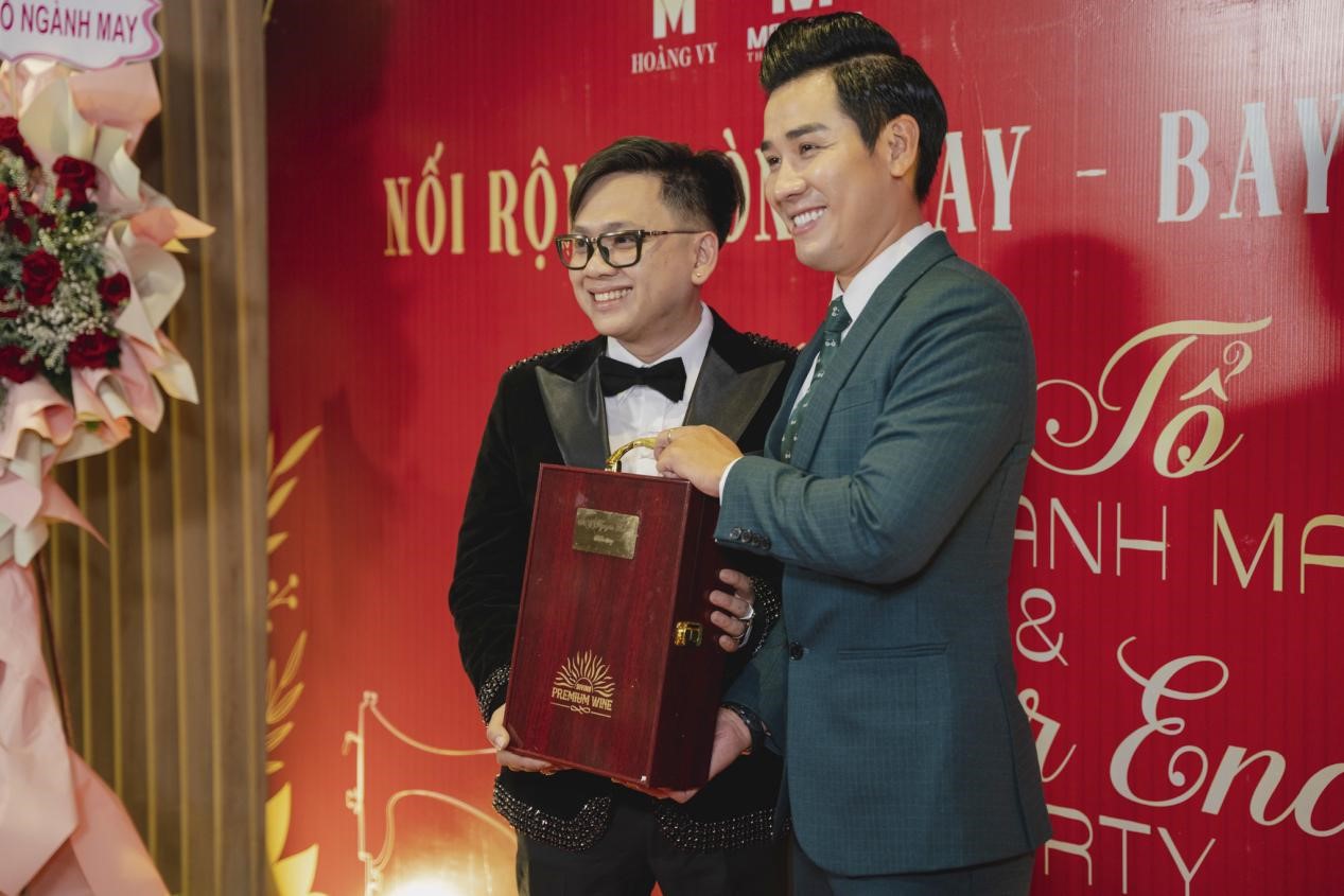 D&agrave;n Sao Việt khoe sắc trong đại tiệc Year And Party của thương hiệu Suit Mon Amie - Ảnh 4.