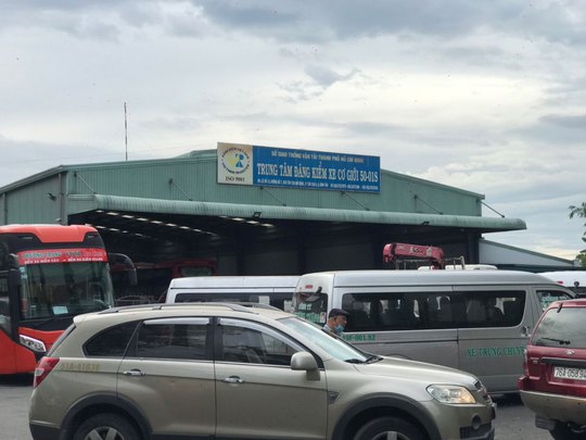 Trung t&acirc;m đăng kiểm đ&oacute;ng cửa phục vụ điều tra, lấy giấy chứng nhận thế n&agrave;o? - Ảnh 1.