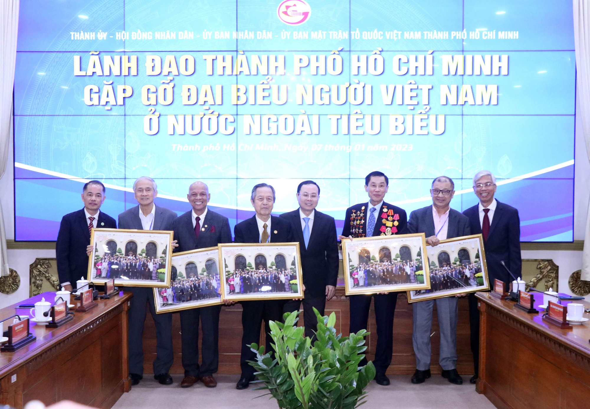 Trân quý đóng góp của kiều bào
