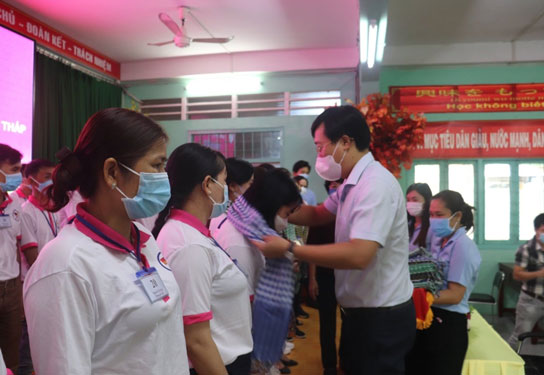 Hỗ trợ lao động về nước khởi nghiệp