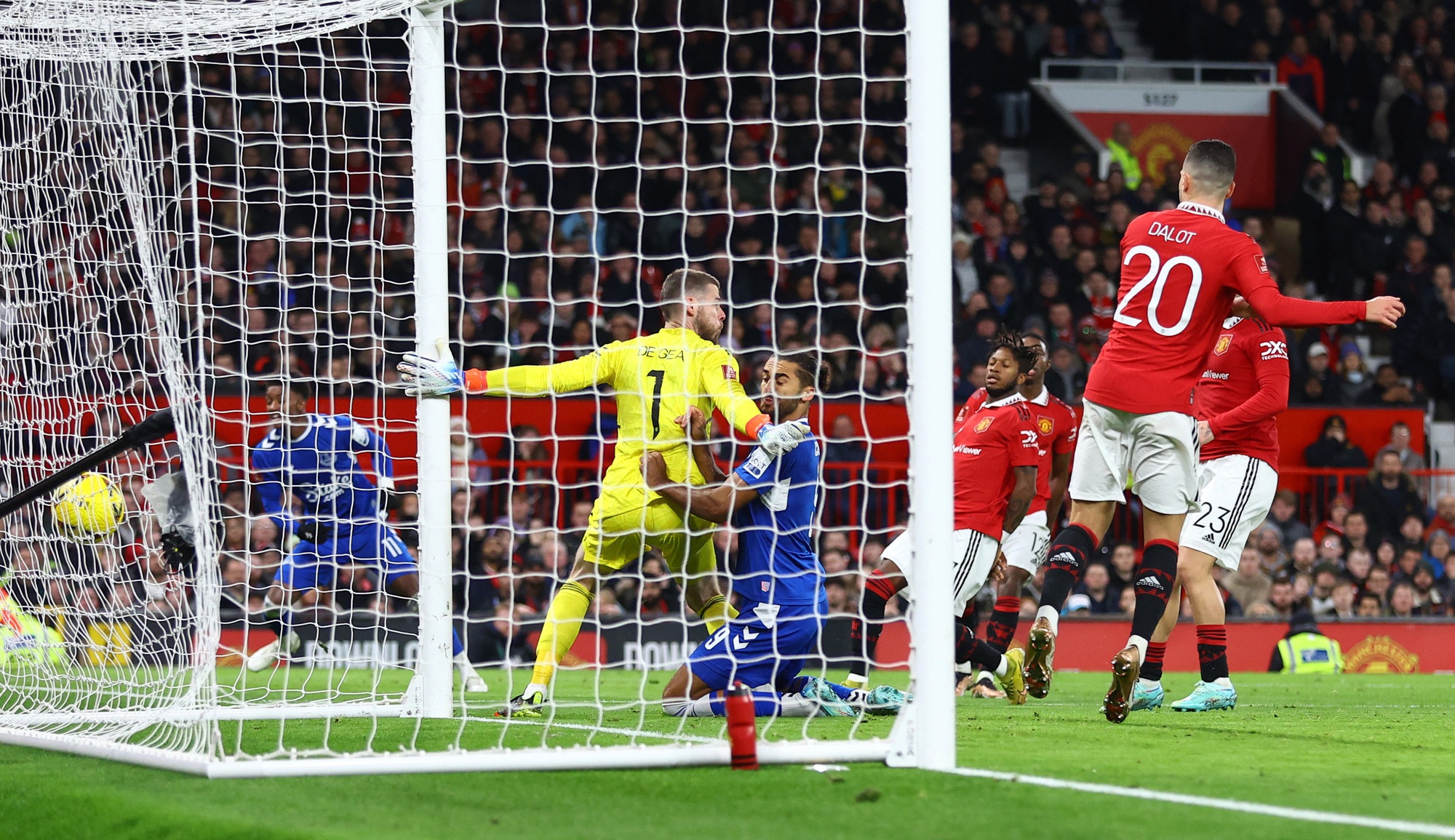Marcus Rashford bùng nổ, Man United thẳng tiến vòng 4 FA Cup - Ảnh 6.