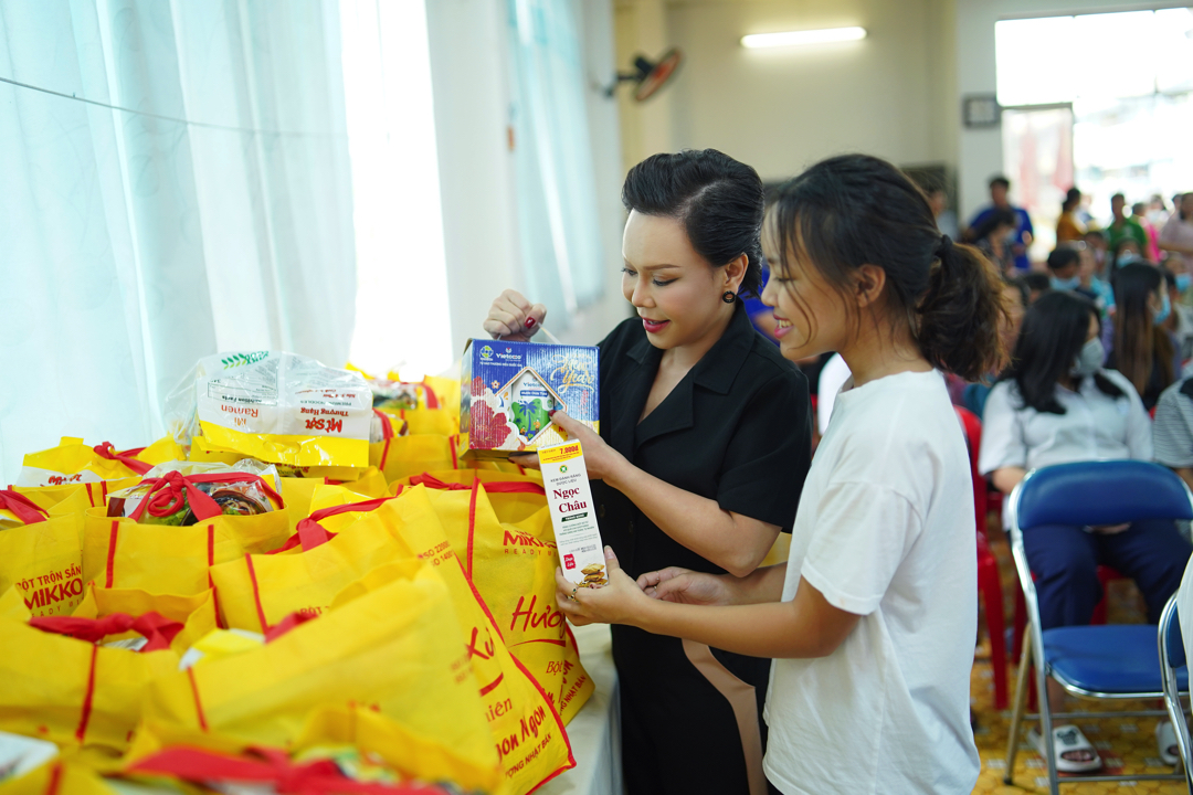 B&iacute; quyết hạnh ph&uacute;c của gia đ&igrave;nh nghệ sĩ Việt Hương - Ảnh 1.
