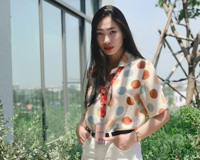 Khi bạn nữ trẻ bị hỏi khó...