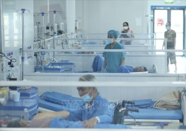 Dịch COVID-19 hôm nay: Ca mắc giảm, bệnh nhân nặng tăng gần gấp đôi trong 24 giờ