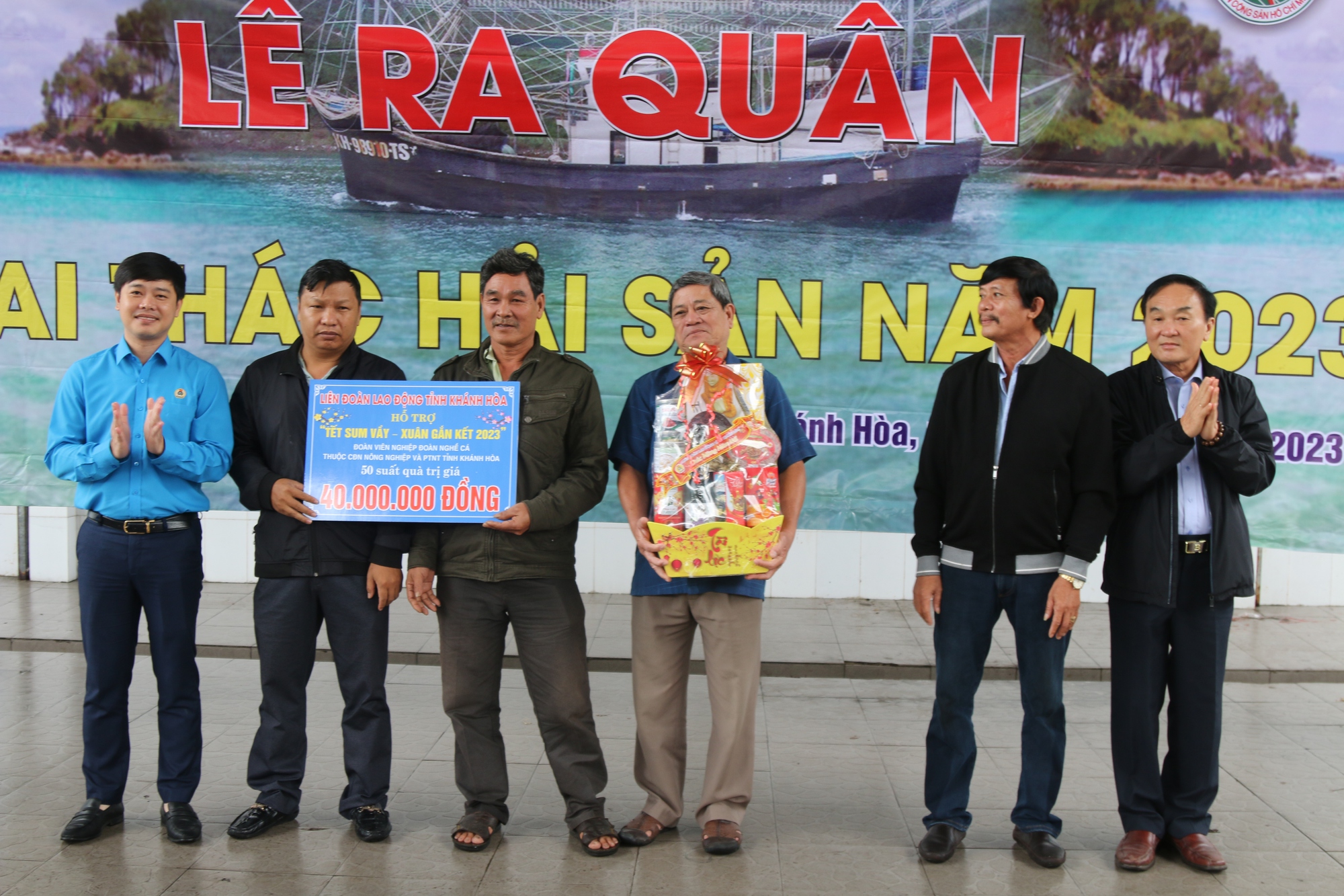 Kh&aacute;nh Ho&agrave;: Đồng h&agrave;nh c&ugrave;ng ngư d&acirc;n ra khơi b&aacute;m biển đầu năm - Ảnh 4.
