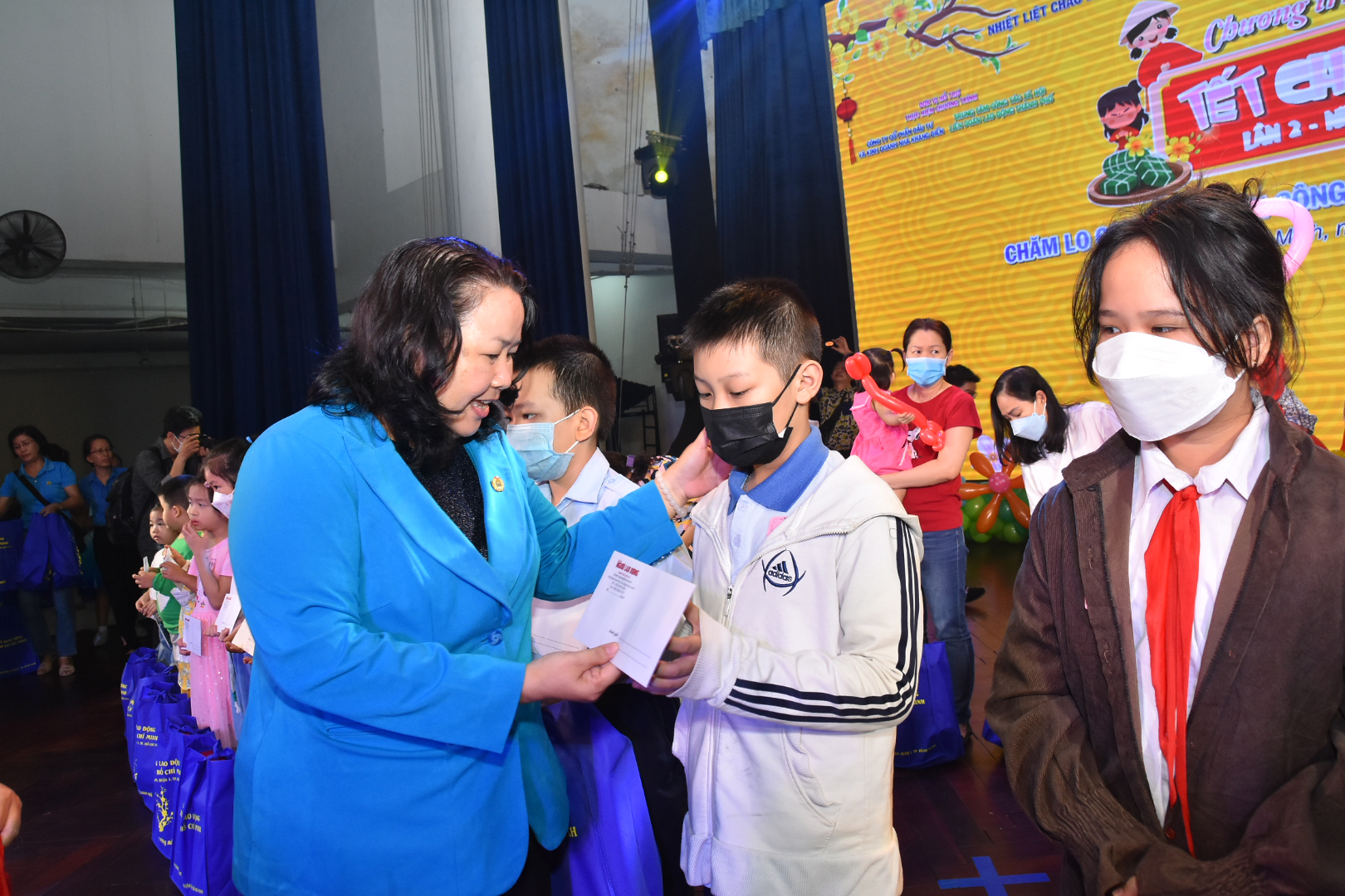 Tết cho em: X&uacute;c động, &yacute; nghĩa - Ảnh 2.