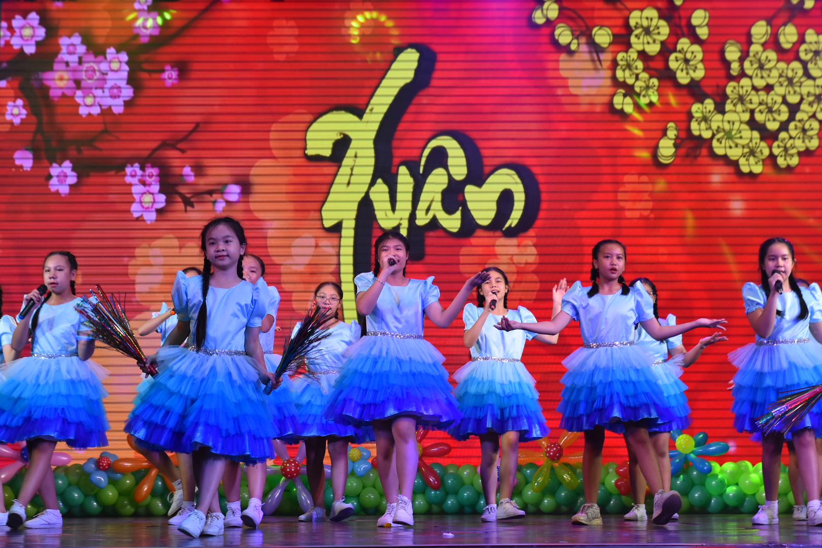 Ấm áp, nghĩa tình với chương trình Tết cho em lần 2 - Ảnh 9.
