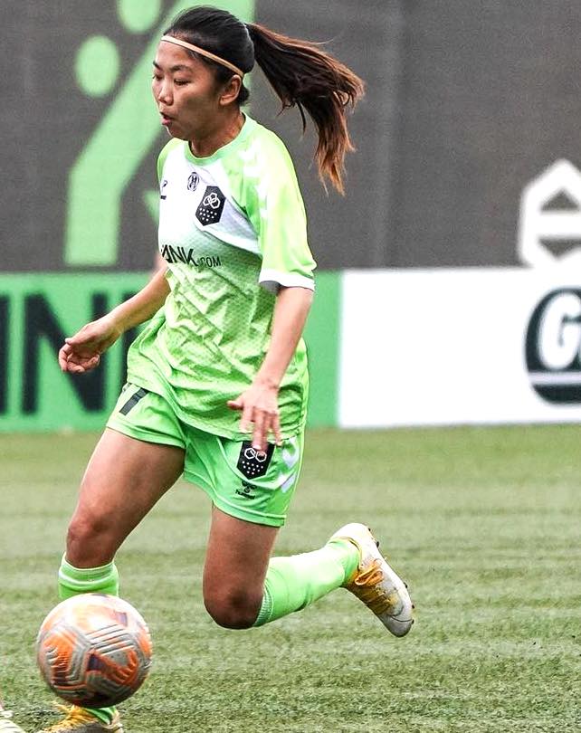 Huỳnh Như ghi b&agrave;n, Lank FC đại thắng đầu năm mới - Ảnh 1.
