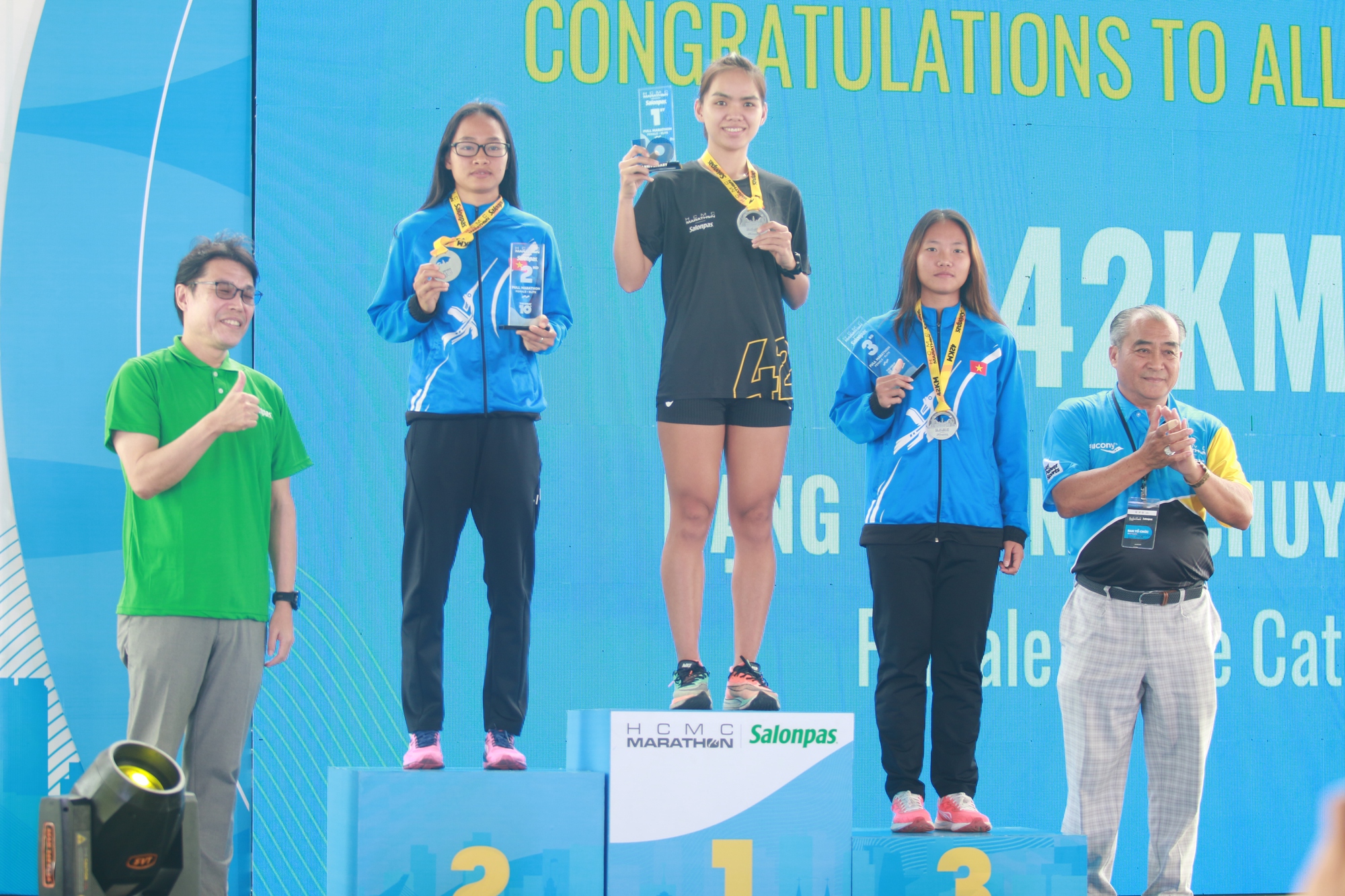 Nh&agrave; v&ocirc; địch SEA Games đăng quang giải Marathon TP HCM 2023 - Ảnh 3.