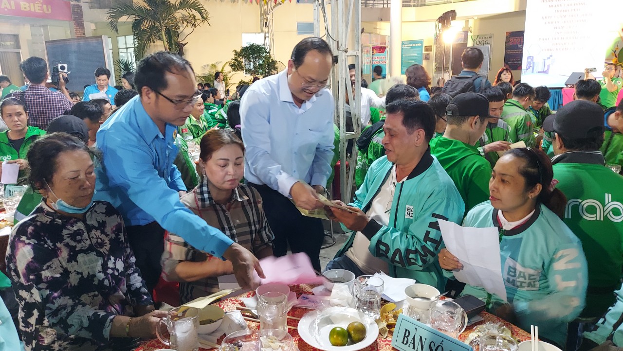 Lãnh đạo TP HCM vui Tết cùng đoàn viên nghiệp đoàn