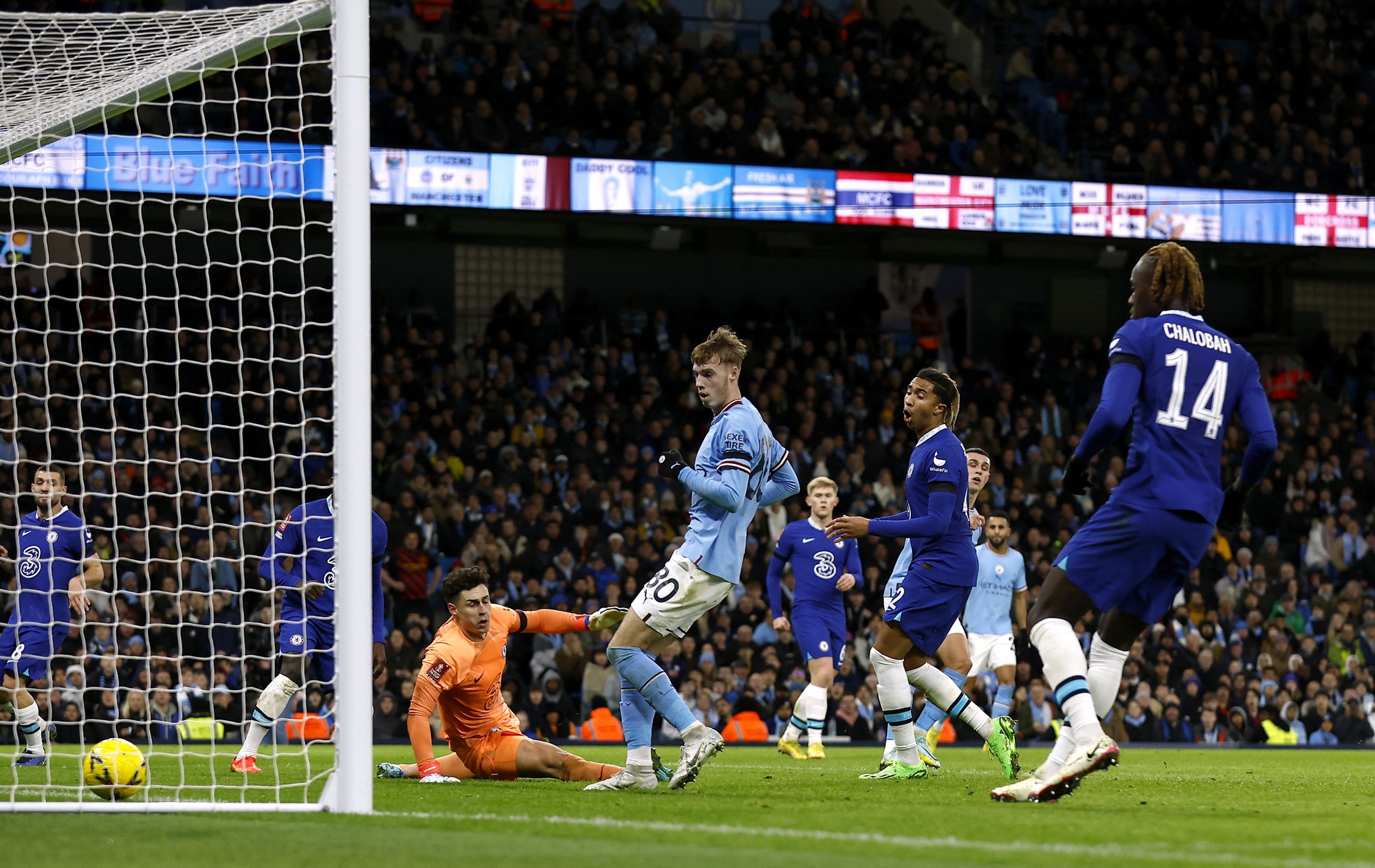 Man City thắng hủy diệt, đương kim &aacute; qu&acirc;n Chelsea chia tay FA Cup - Ảnh 4.