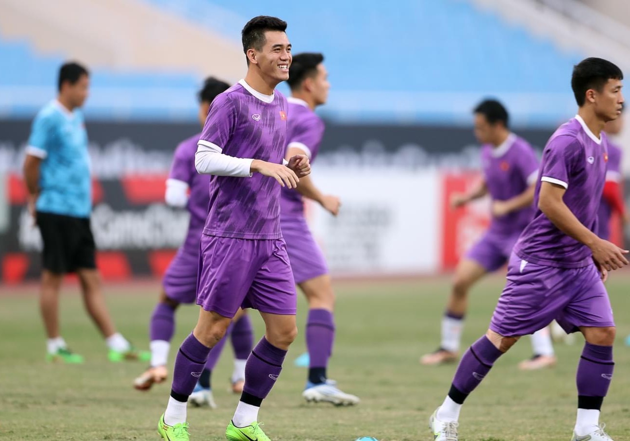 B&ugrave;ng nổ ở Mỹ Đ&igrave;nh, tuyển Việt Nam đoạt v&eacute; v&agrave;o Chung kết AFF Cup 2023 - Ảnh 2.