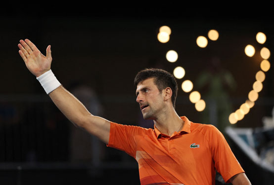Cú chạy đà hoàn hảo của Djokovic