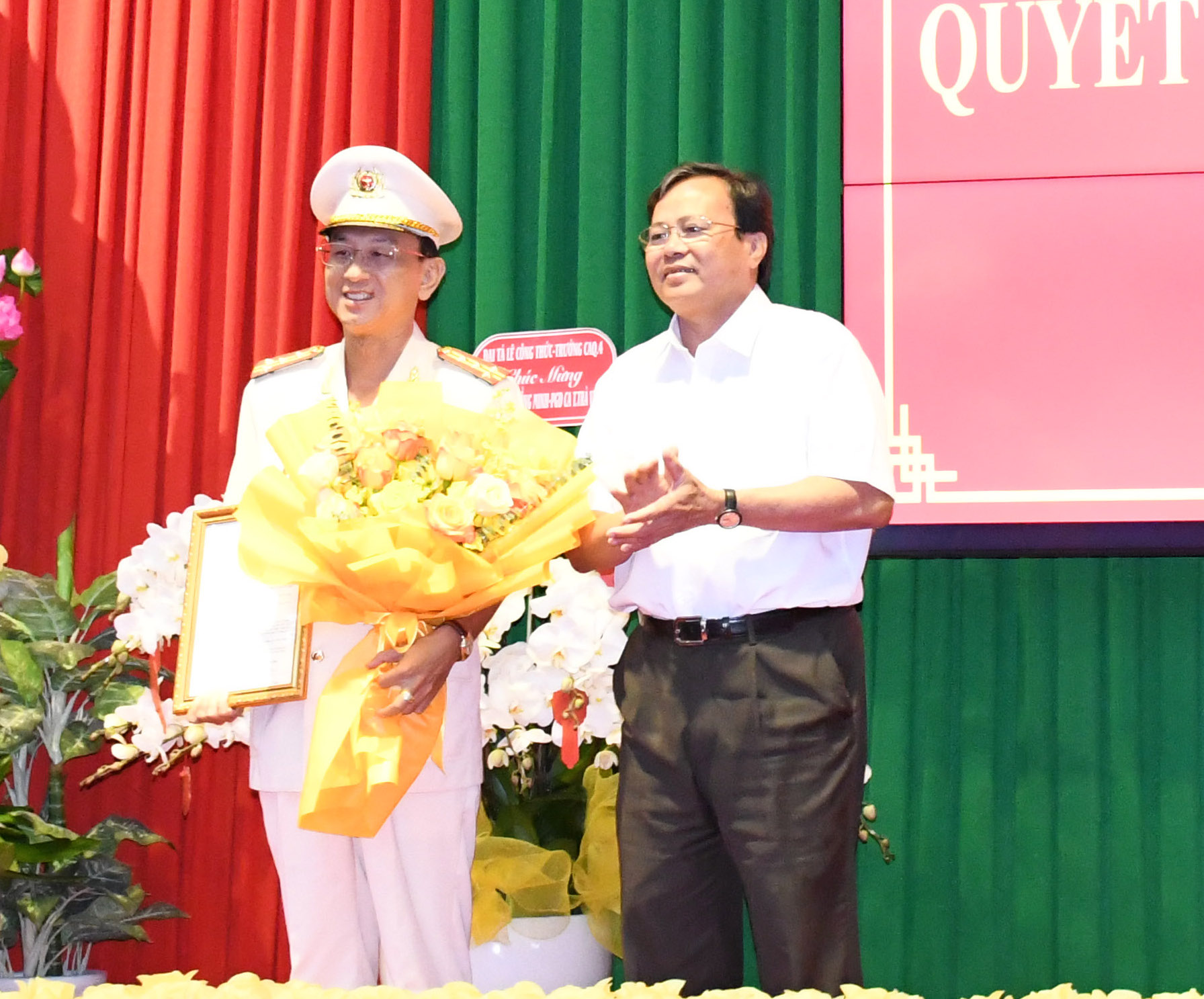 Trưởng C&ocirc;ng an quận 3, TP HCM l&agrave;m Ph&oacute; Gi&aacute;m đốc C&ocirc;ng an tỉnh Tr&agrave; Vinh - Ảnh 3.