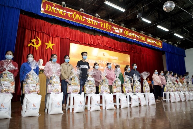 Quỹ Từ thiện Kim Oanh tặng 7.500 phần quà và 10 nhà tình thương dịp Tết