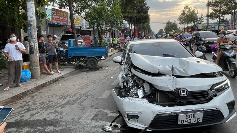 Điều tra vụ Phó Giám đốc Sở Nội vụ tỉnh Đồng Nai lái ôtô va chạm với 3 xe khác