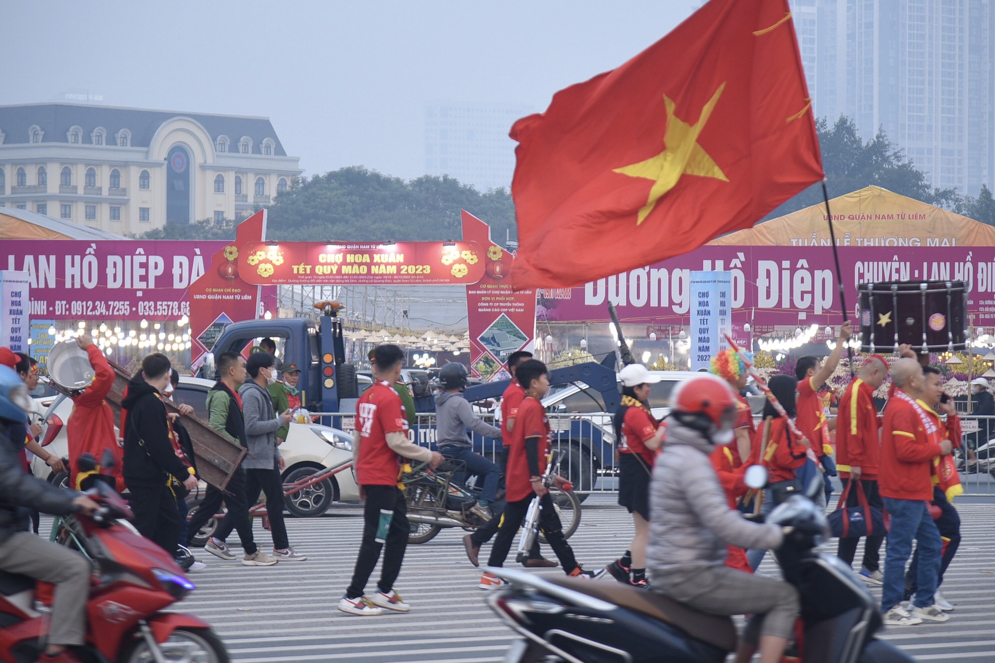 Chảo lửa Mỹ Đ&igrave;nh n&oacute;ng l&ecirc;n từng ph&uacute;t trước giờ G - Ảnh 1.