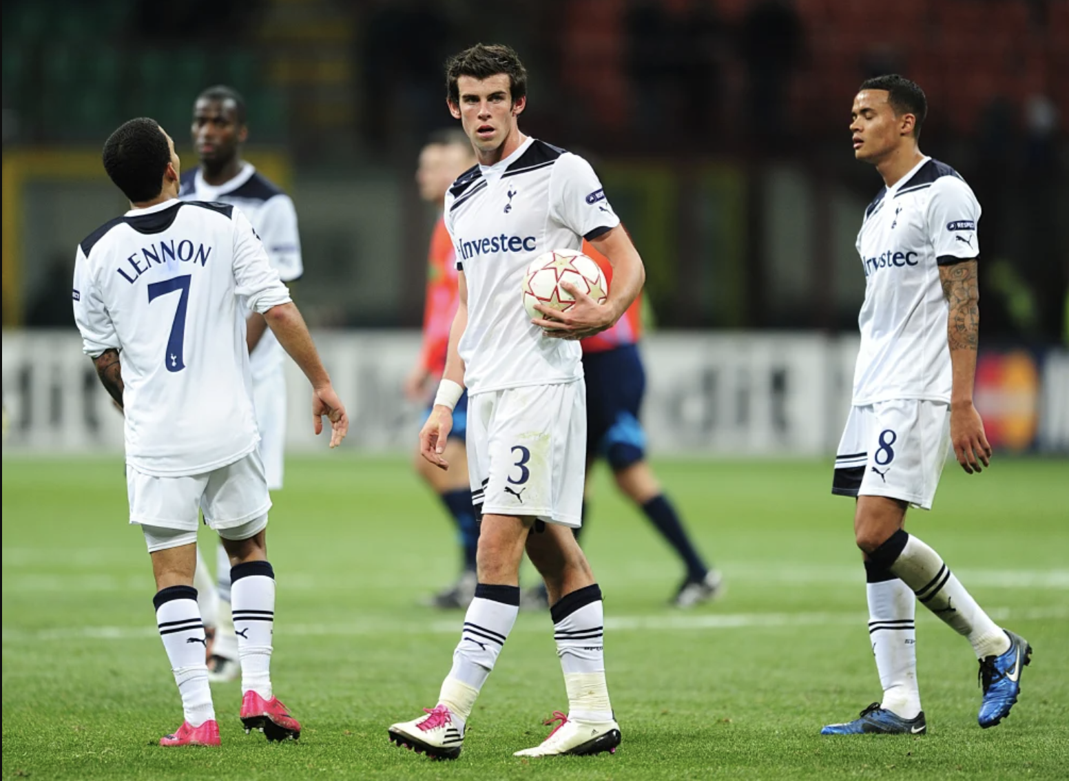 Gareth Bale tuy&ecirc;n bố giải nghệ, Xứ Wales tiếc nhớ thủ lĩnh si&ecirc;u sao - Ảnh 3.