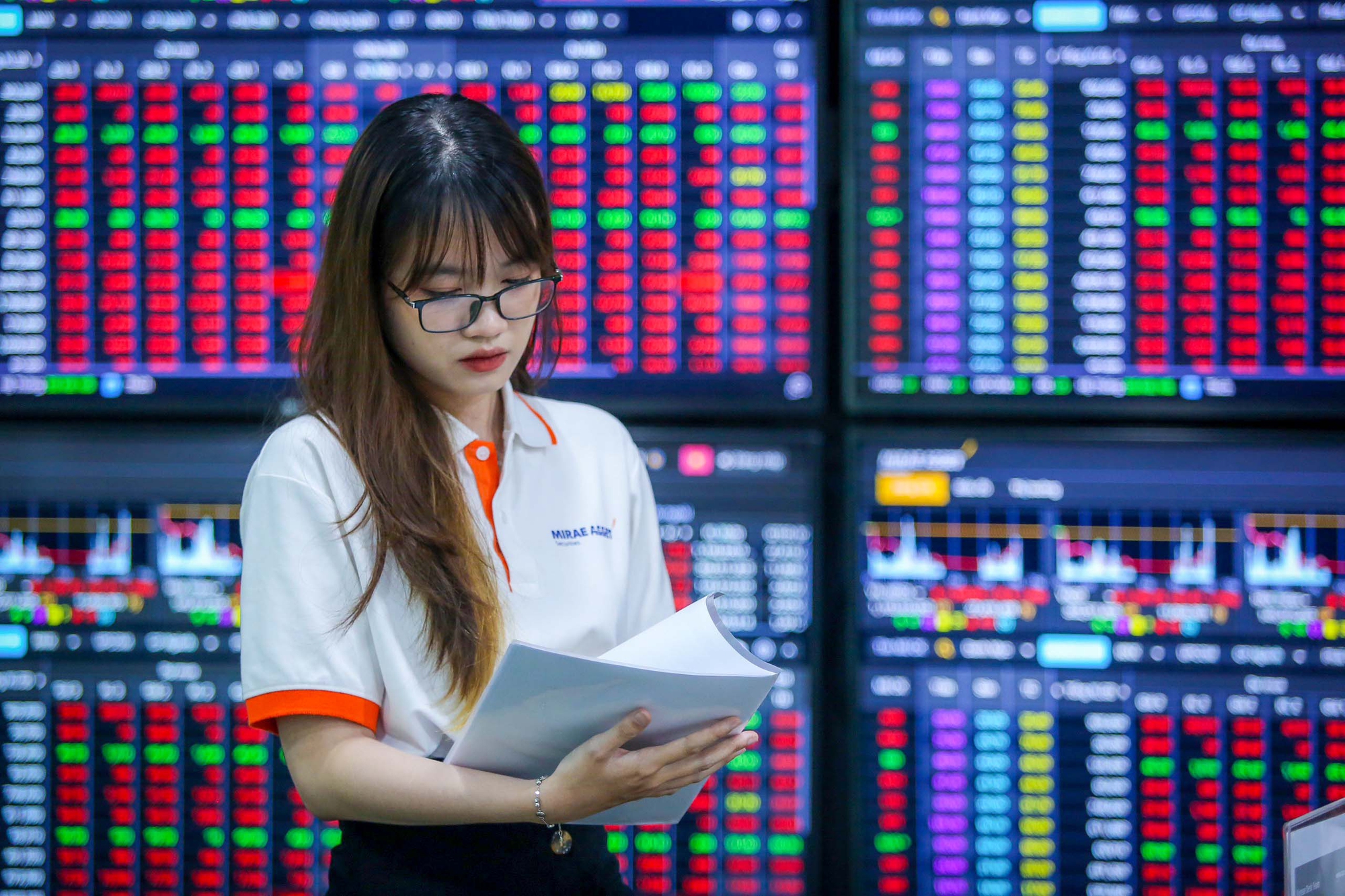 Nhà đầu tư ngóng kết quả kinh doanh quý III/2023