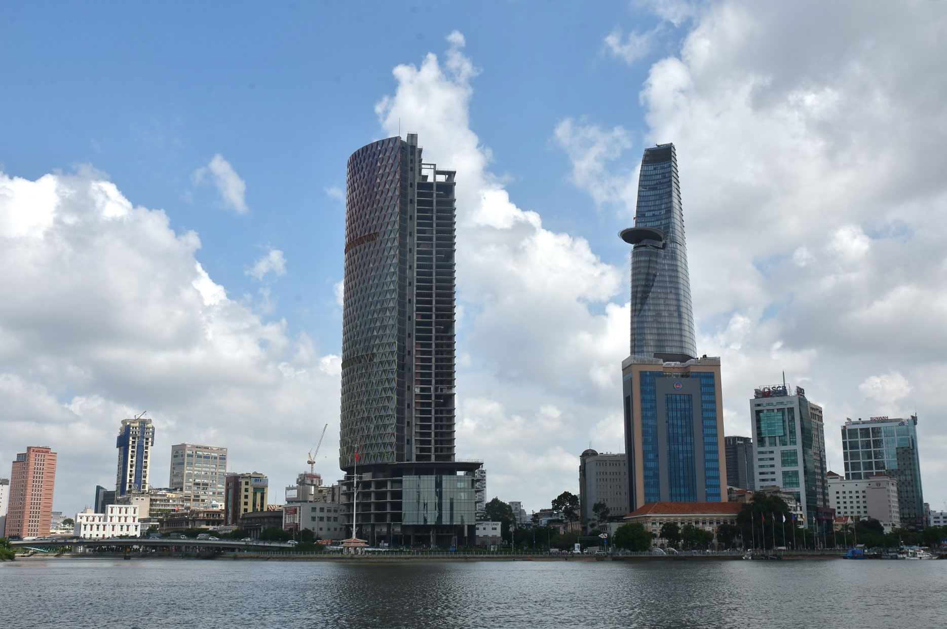LẮNG NGHE NGƯỜI DÂN HIẾN KẾ: Tạo thế và lực phát triển