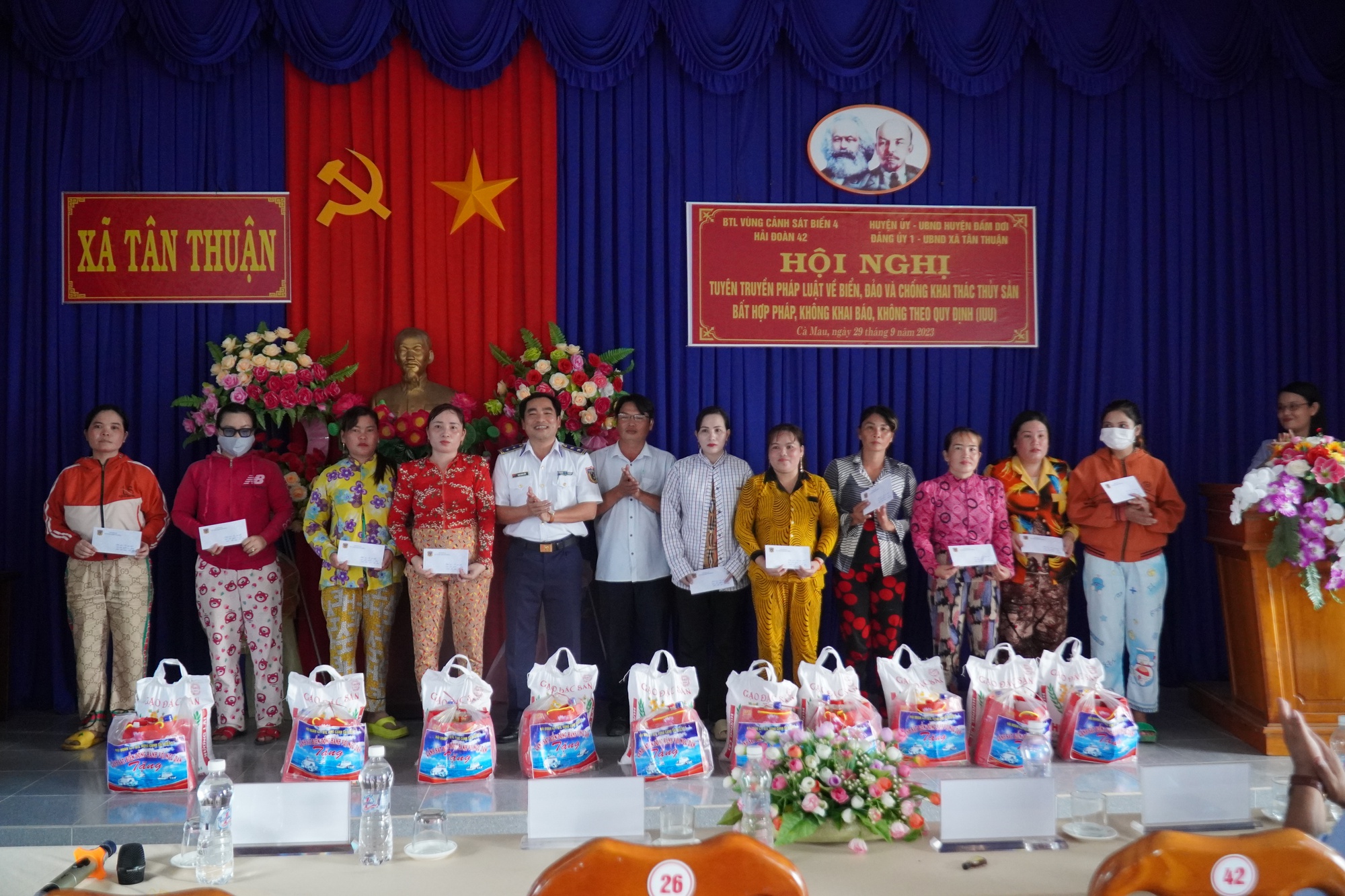 Gần 9.000 học sinh tham gia cuộc thi &ldquo;Em y&ecirc;u biển, đảo qu&ecirc; hương&rdquo; - Ảnh 8.