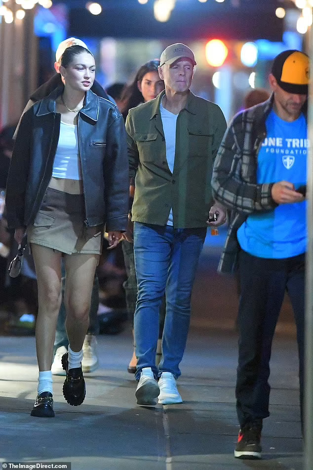 Rộ tin Gigi Hadid và Bradley Cooper tìm hiểu nhau - Ảnh 5.