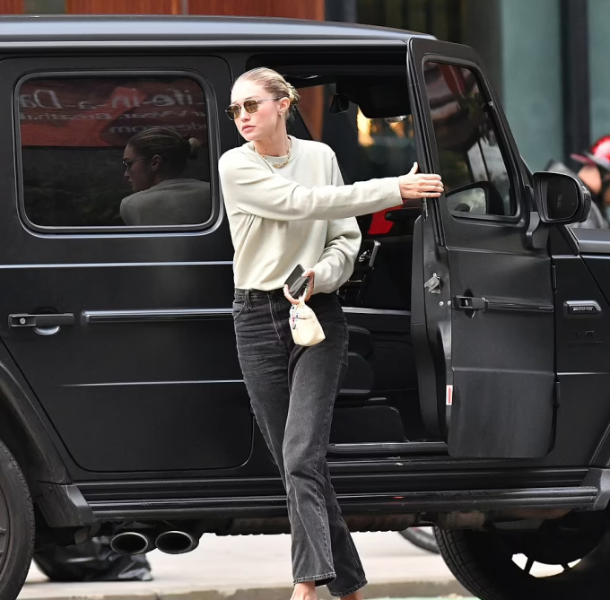 Rộ tin Gigi Hadid và Bradley Cooper tìm hiểu nhau - Ảnh 2.