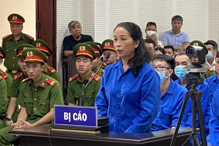 Cựu Giám đốc Sở GD-ĐT nhận vali tiền "chúc tết" cùng 16 bị cáo hầu tòa