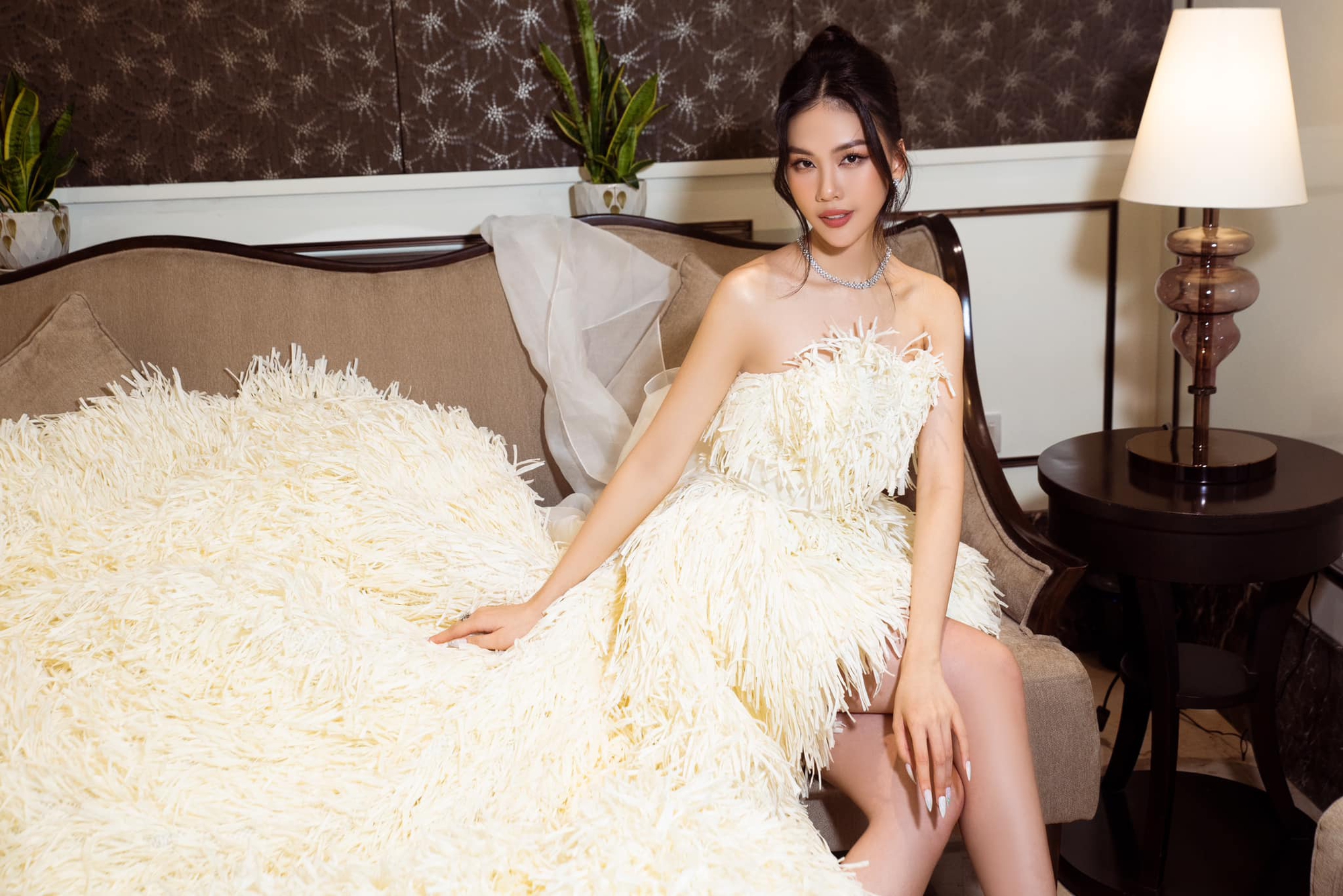 B&ugrave;i Quỳnh Hoa được dự đo&aacute;n đoạt thứ hạng cao tại Miss Universe sau l&ugrave;m x&ugrave;m - Ảnh 1.