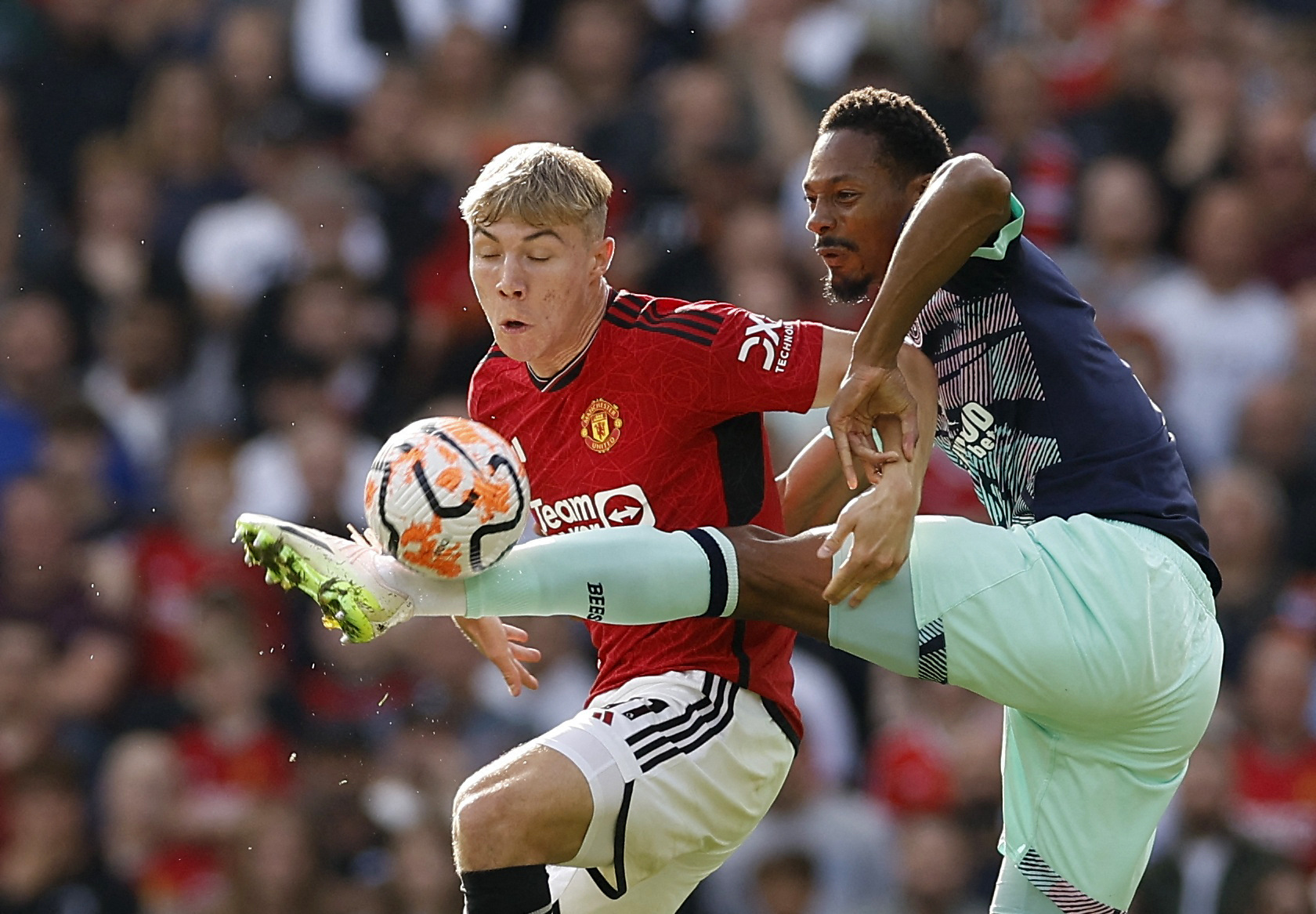 Truyền thông Anh châm ngòi cuộc chiến trên hàng công Man United - Ảnh 9.