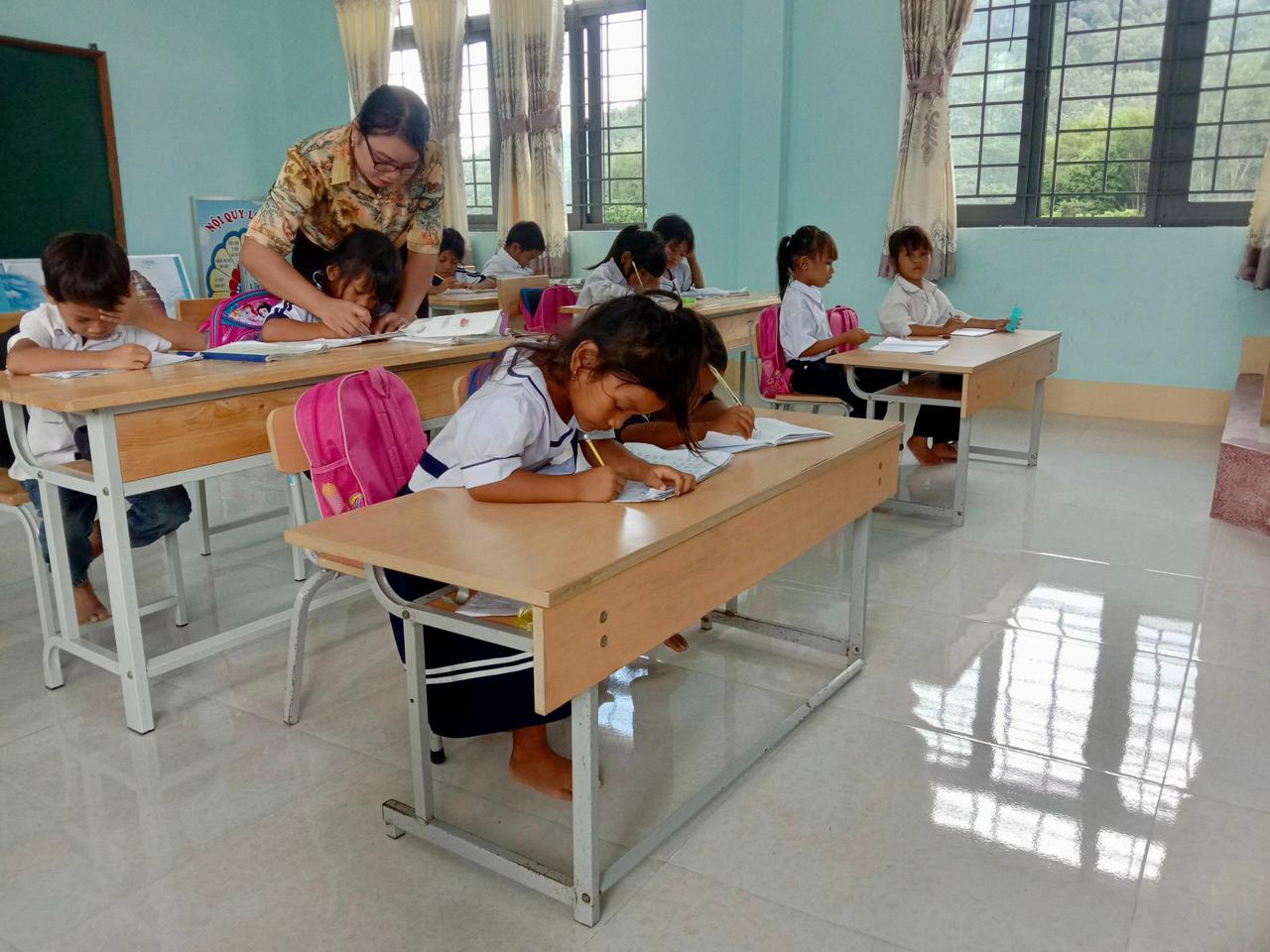 Vietlott xây trường cho học sinh dân tộc Ba Na