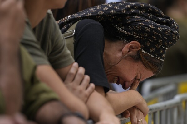 Israel bịt chặt đường Hamas, Liên Hiệp Quốc dốc sức giúp dân Gaza