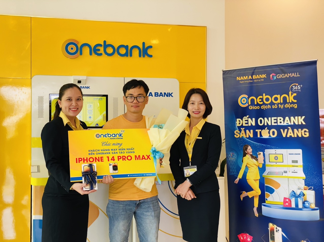 Đến ONEBANK giao dịch ngay – quà trao tay