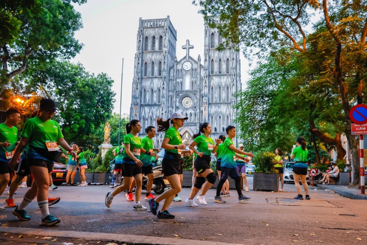VPBank Hanoi International Marathon 2023 - cung đường chạy giữa m&ugrave;a thu H&agrave; Nội - Ảnh 12.