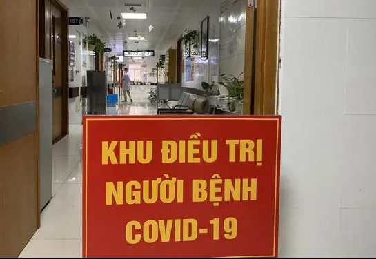 Dịch COVID-19 hôm nay: Ca nhiễm giảm sâu, bệnh nhân nặng tăng