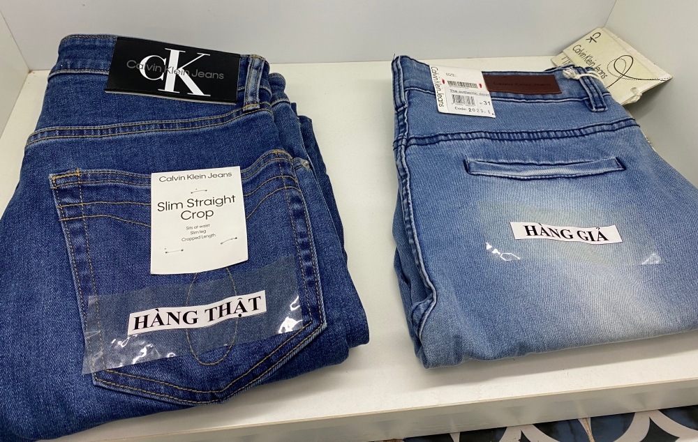 Cận cảnh h&agrave;ng thật - h&agrave;ng fake khiến người ti&ecirc;u d&ugrave;ng bị đ&aacute;nh lừa - Ảnh 3.