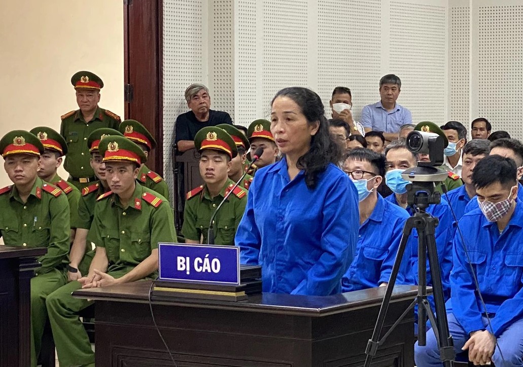 Nhận vali đựng 4,5 tỉ đồng, cựu giám đốc Sở GD-ĐT Quảng Ninh nói chỉ nghĩ là "quà cảm ơn"