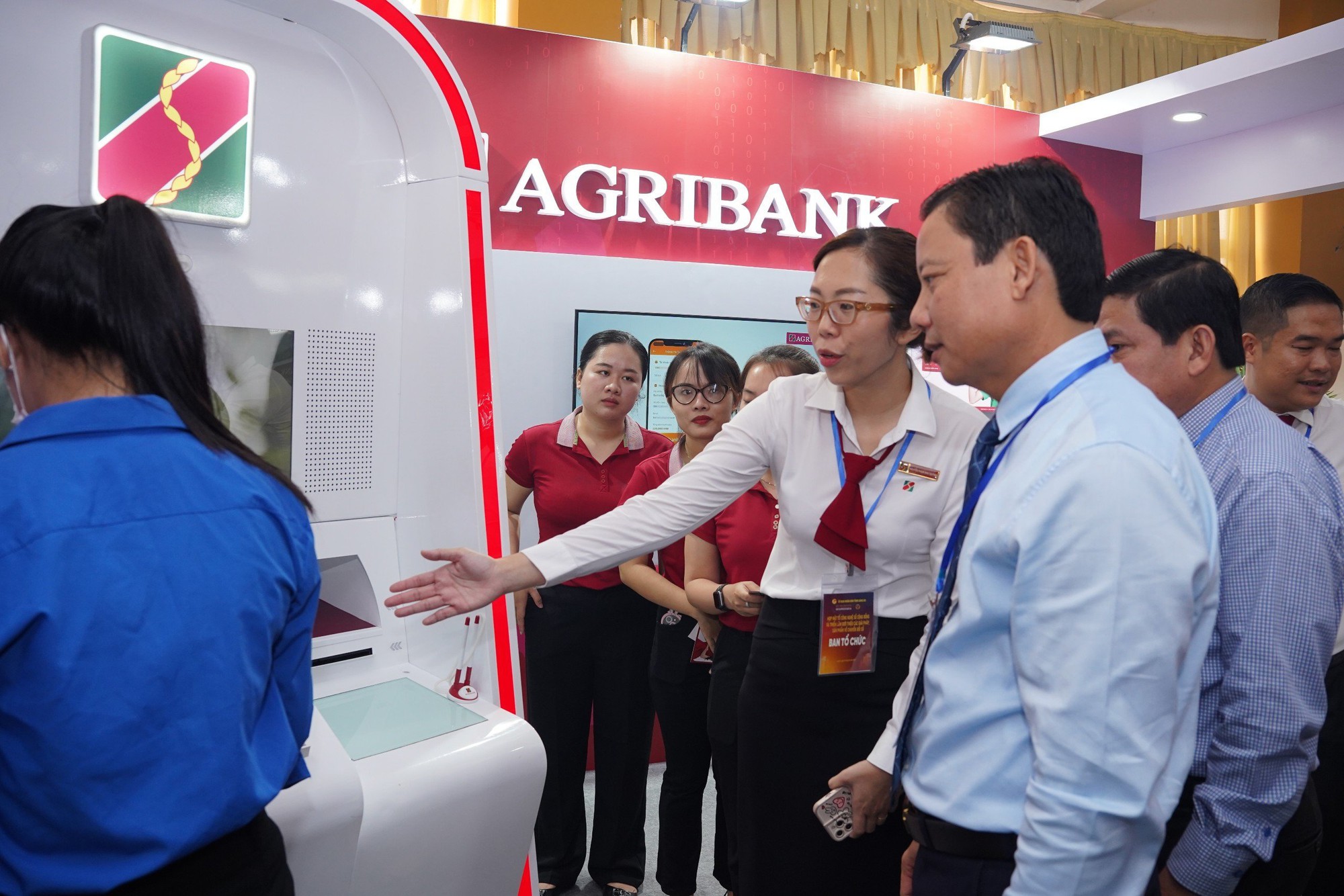 Agribank đồng hành cùng Ngày Chuyển đổi số Quốc gia - Ảnh 4.